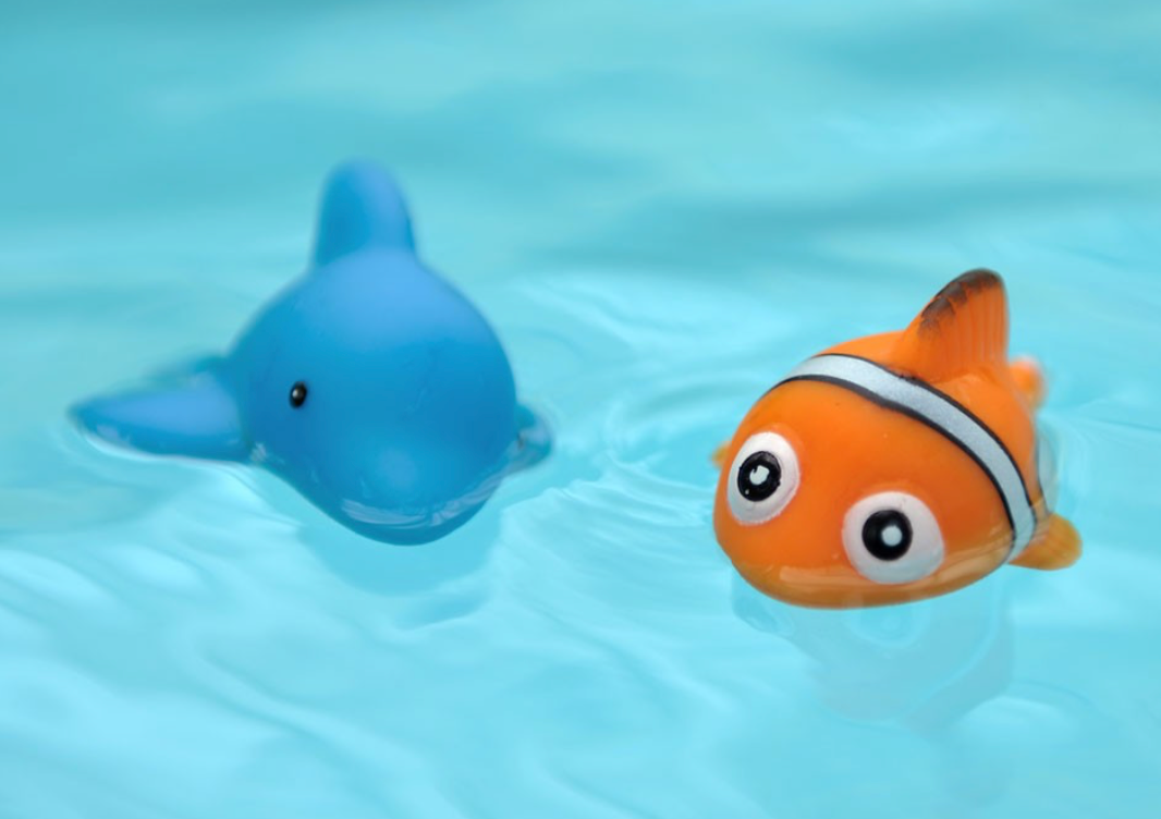 floating and flashing blinkies clownfish
