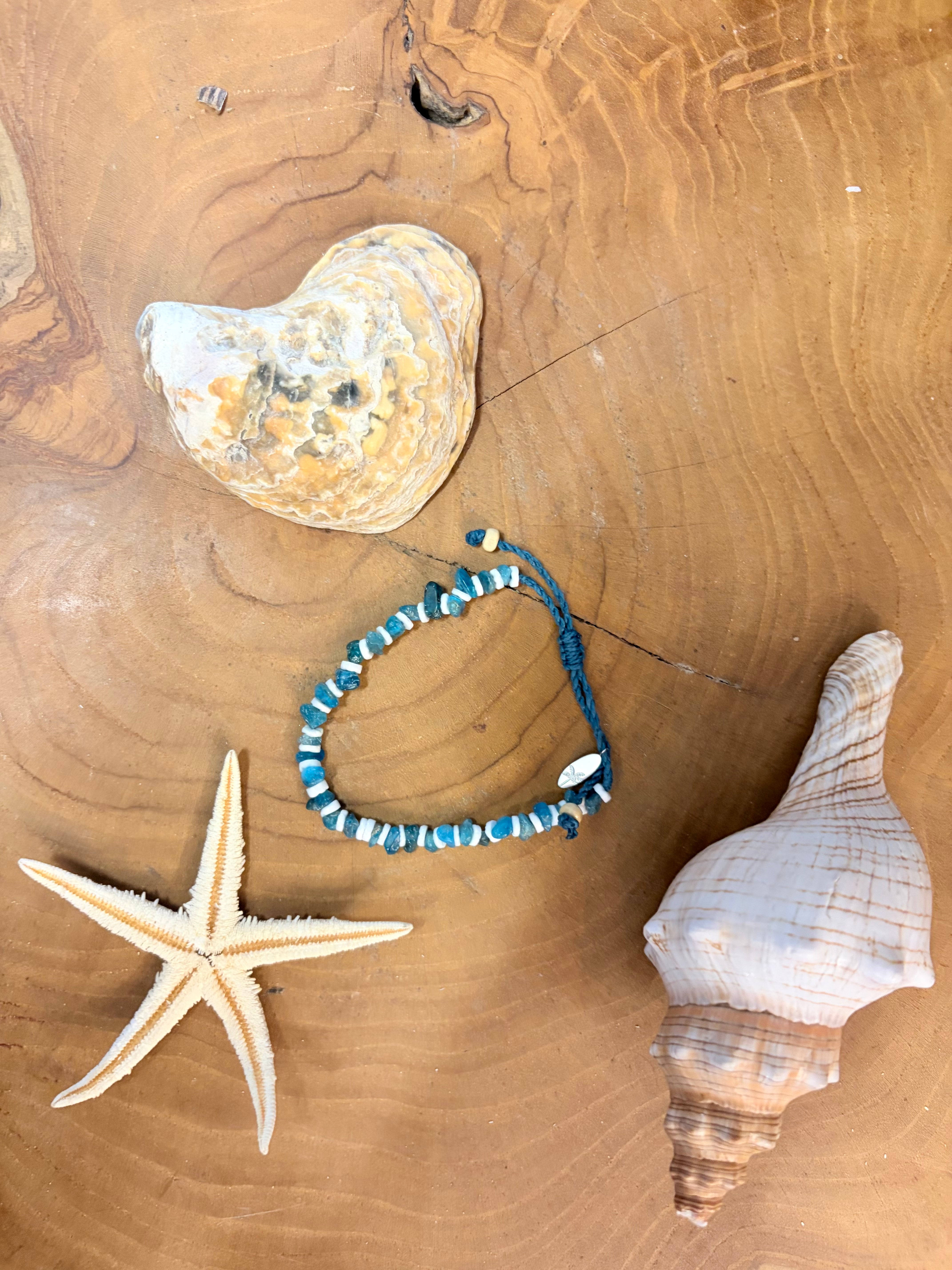 PINEAPPLE CANGGU PUKA SHELL SURFER BRACELET - BLUE - KALB-029