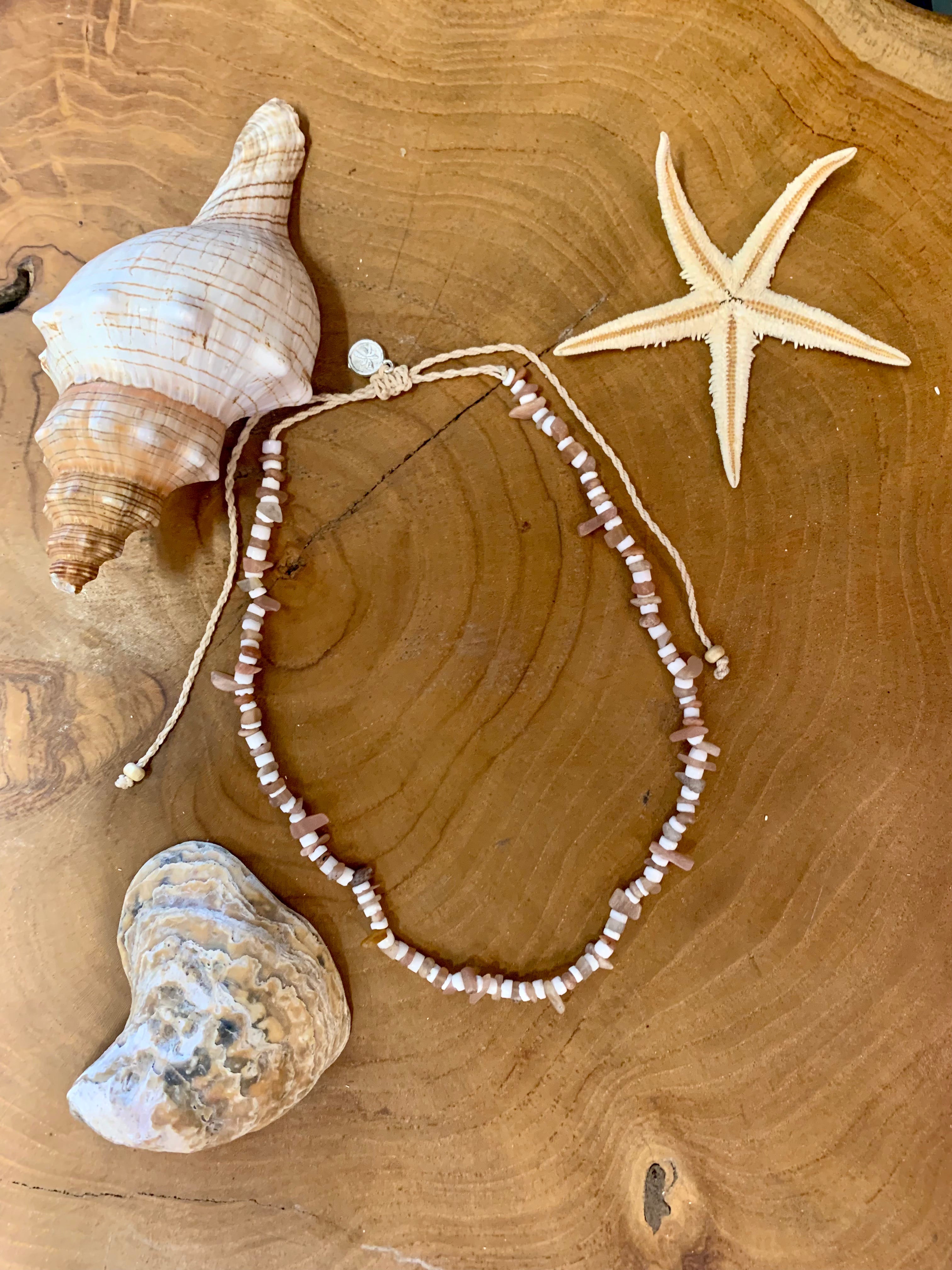 PINEAPPLE ENU ISLAND PUKA SHELL NECKLACE - KALN-031