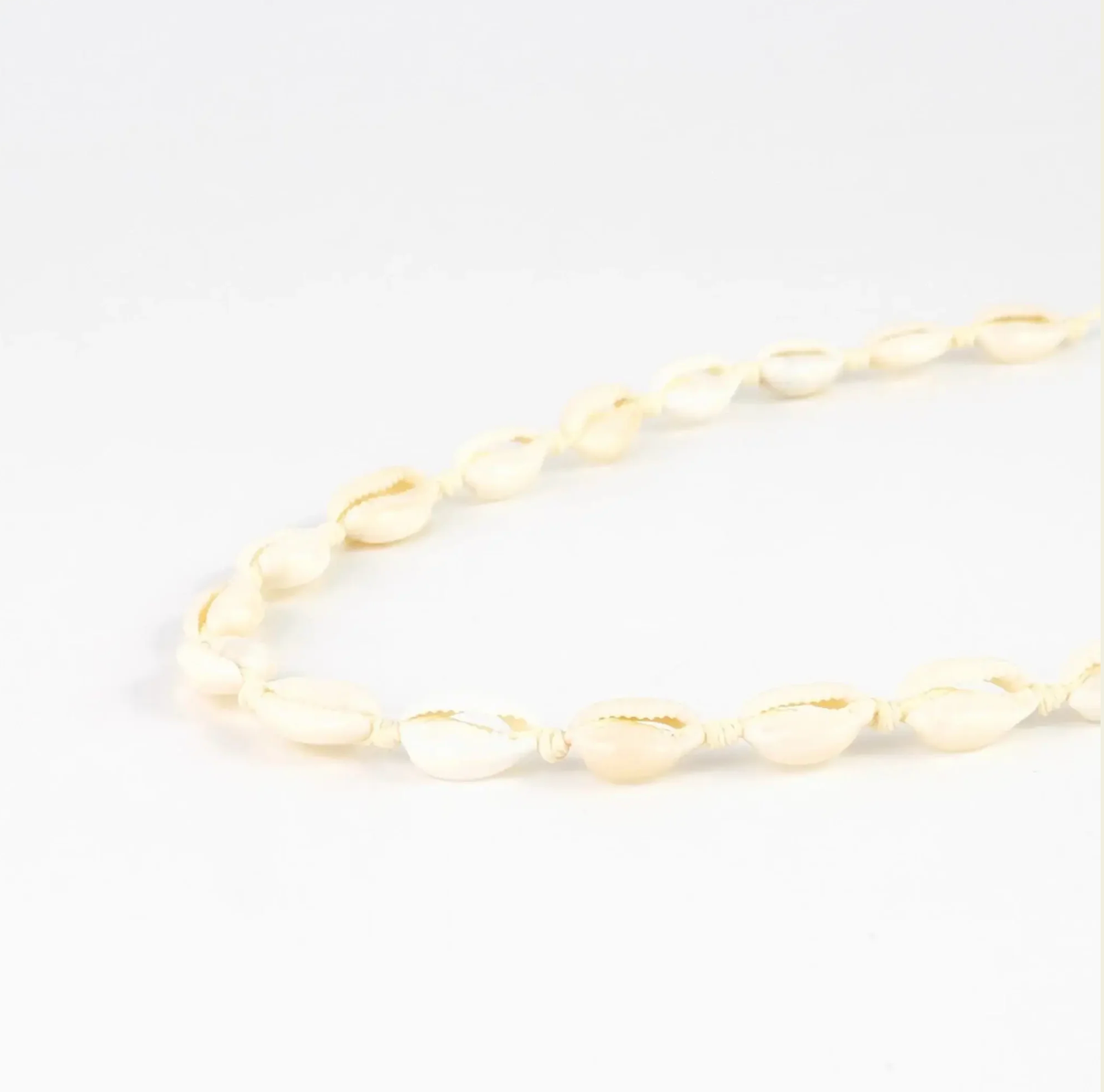 PINEAPPLE LIVADI COWRIE SHELL CHOKER NECKLACE- COWC-002 - CREAM
