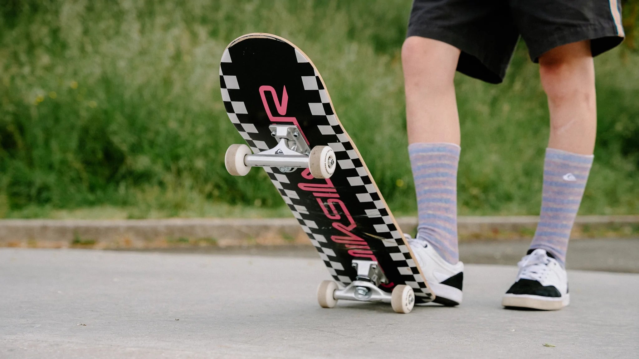 Quiksilver Shred Skateboard - Black 8"